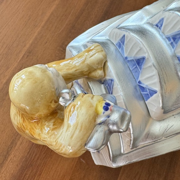 Omnibus King Kong New York Ceramic Tea Pot - Picture 12 of 15